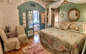 Piedmont House - Hideaway Suite